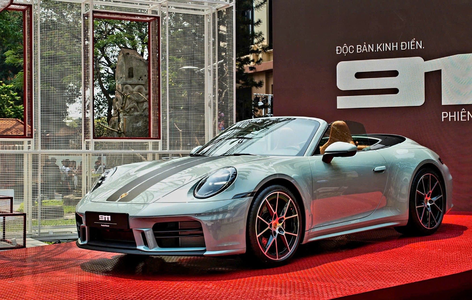Loạt xe chơi về Việt Nam 2025: Đắt, kén khách nhưng không thiếu đại gia sẵn sàng xuống tiền - Ảnh 2.