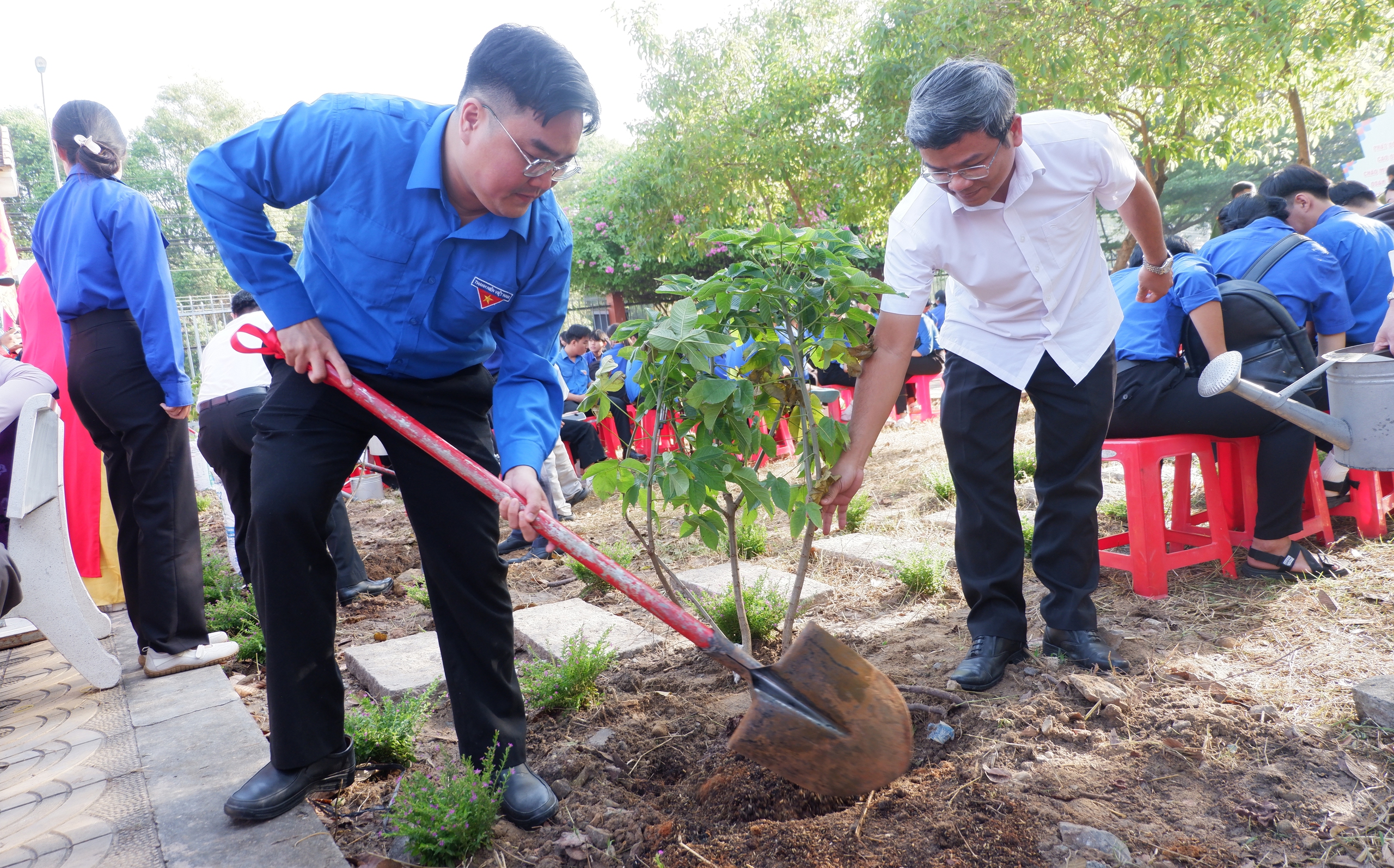 người trẻ - Ảnh 1.