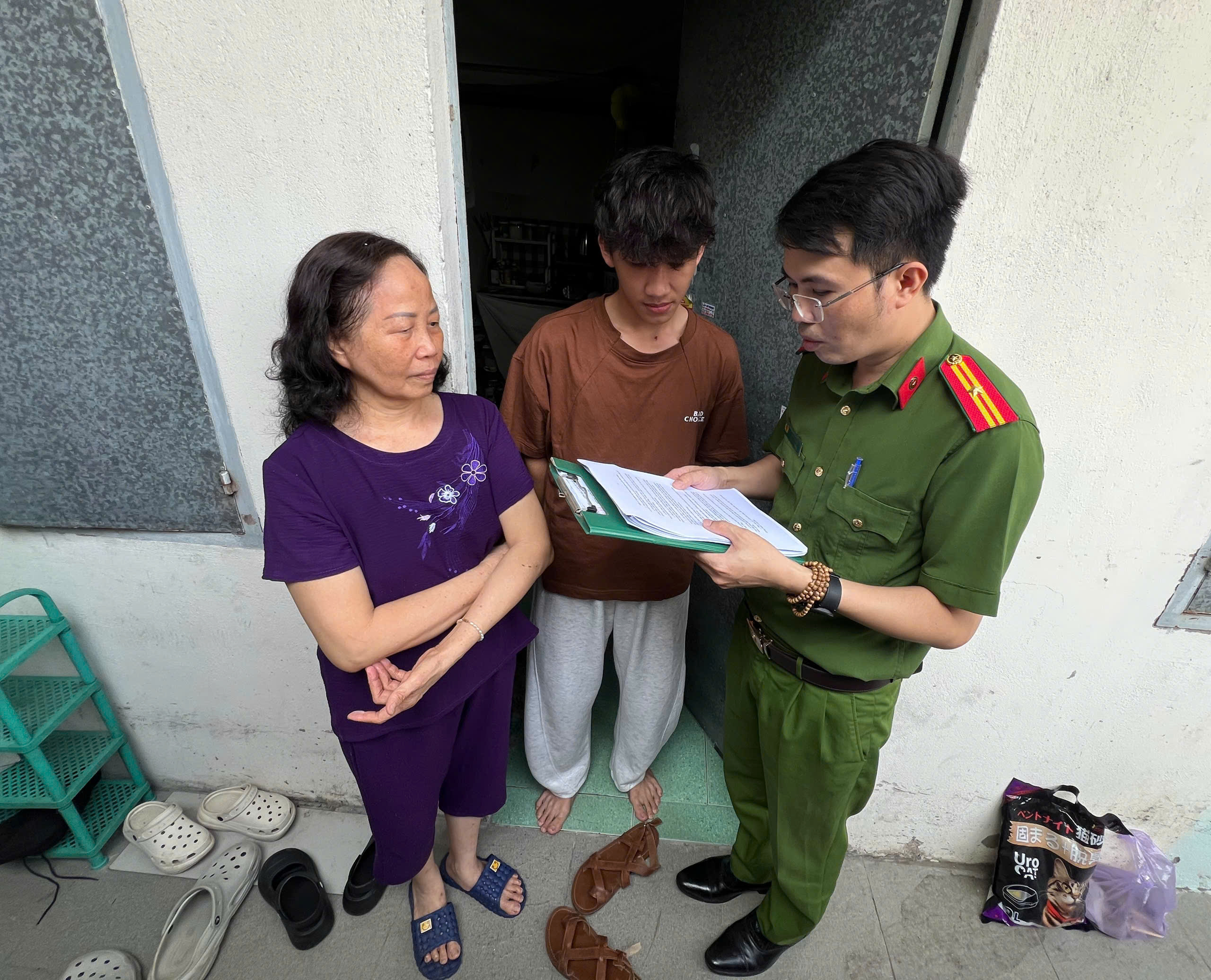 Bất kể giờ giấc nào, karaoke ồn ào sẽ bị xử phạt: 'Luật mới gần dân hơn' - Ảnh 1.