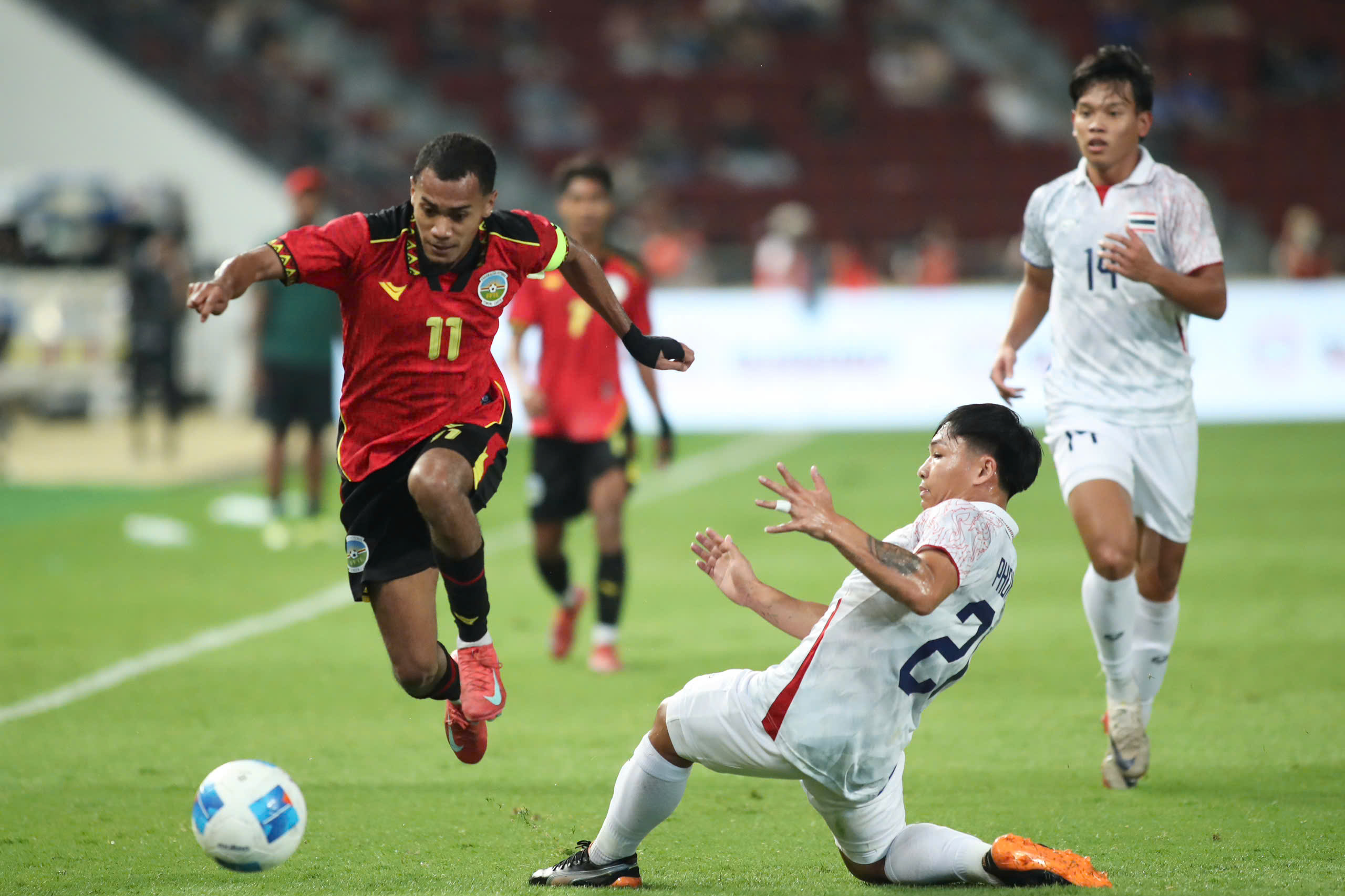 Thú vị: Luis Figo và Cannavaro giúp Đông Timor gây sốc, ngược dòng quật ngã U.23 Singapore- Ảnh 1.