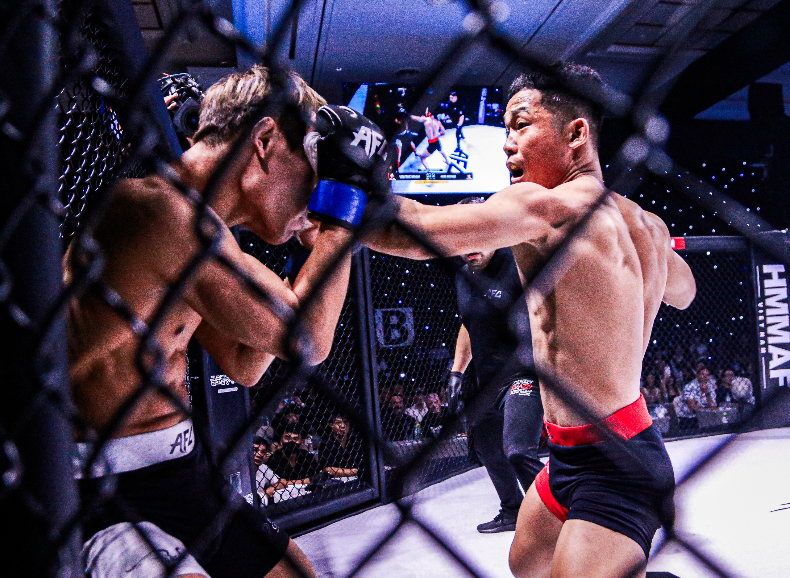 Lưu Đức Mạnh hạ knock-out cao thủ Hàn Quốc ở AFC 39 1 Lưu Đức Mạnh hạ knock-out cao thủ Hàn Quốc ở AFC 39 - Ảnh 1.