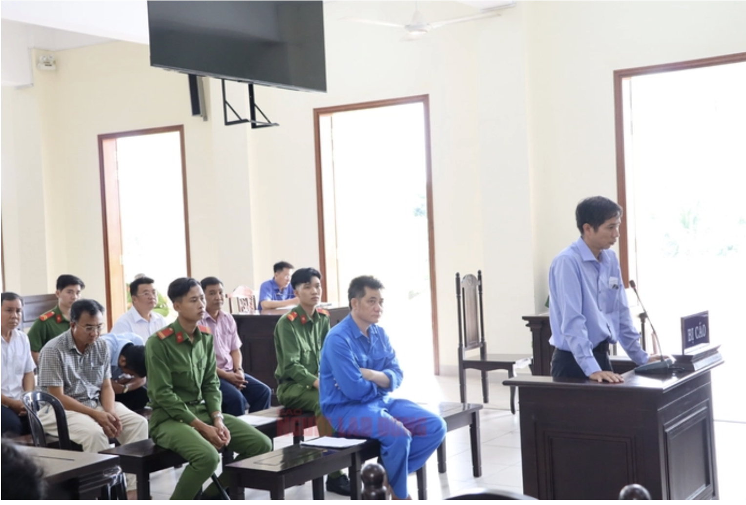 Cần Thơ: Lý do chưa tuyên án 7 cựu lãnh đạo, cán bộ bồi thường sai cho 1 phó giám đốc - Ảnh 1.