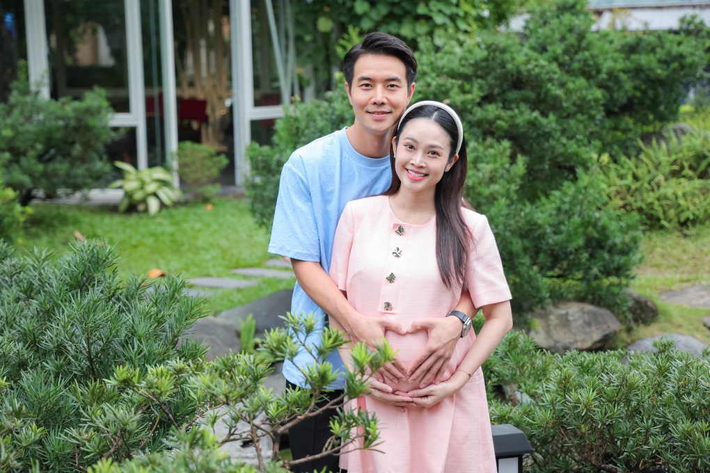 MC Thùy Linh nụ cười đẹp nhất VTV” sinh con đầu lòng ở tuổi U40 - 1