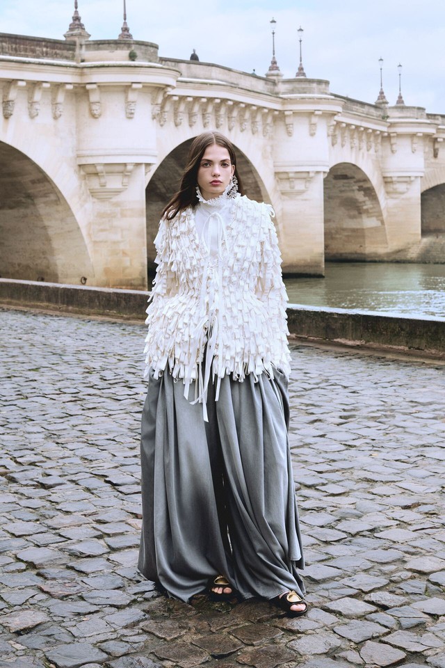 Mặc ấm mà vẫn đẹp: Thời trang mùa lễ hội 24 / 7 cho phái đẹp - Ảnh 1. Mặc ấm mà vẫn đẹp: Thời trang mùa lễ hội 24 / 7 cho phái đẹp - Ảnh 1.