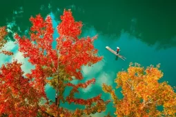 Ngỡ ngàng 'tấm gương xanh' giữa núi non Cao Bằng