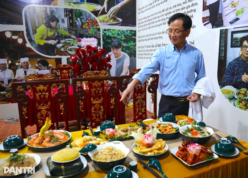 Mâm cỗ làng ở Hà Nội giá hơn 2,5 triệu, có món canh tiến vua nức tiếng - 1