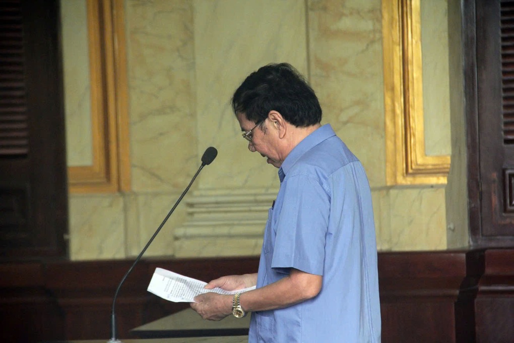 Mang thùng rượu chứa 20 tỷ đến phòng lãnh đạo Tập đoàn Cao su để đưa hối lộ - 1