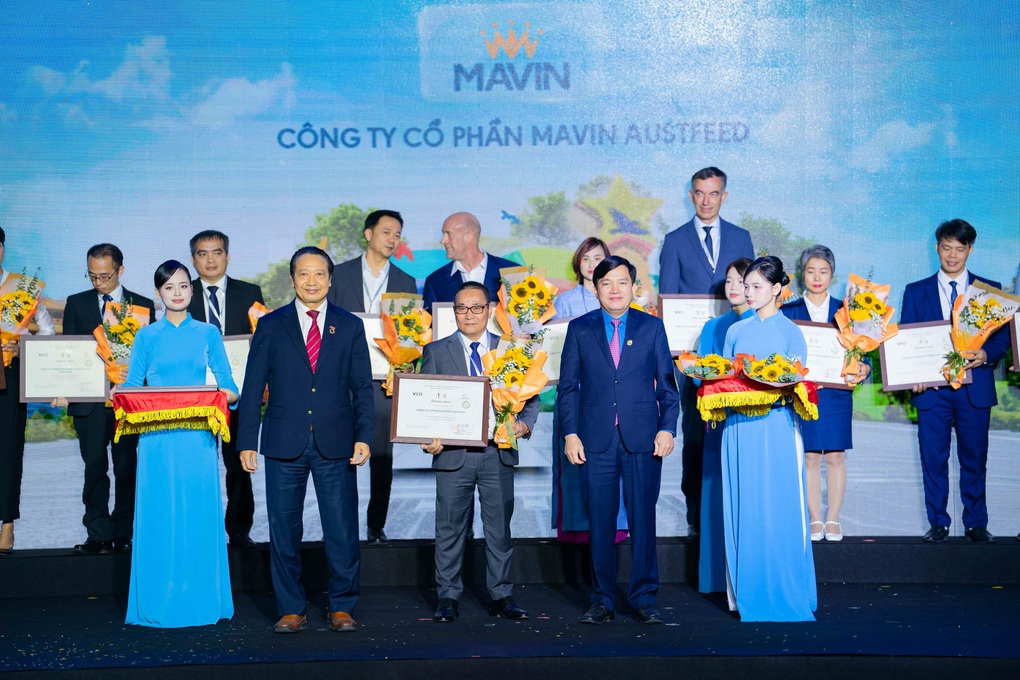 Mavin Austfeed nằm trong “Top 100 doanh nghiệp phát triển bền vững - ngành sản xuất” năm 2025 - 1