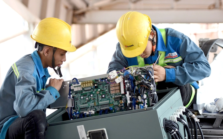 Tàu bay Boeing 787 hạ cánh xuống sân bay Long Thành - Ảnh 1.