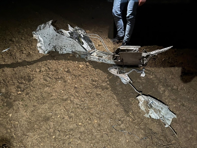 Mảnh vỡ của máy bay tại hiện trường vụ tai nạn ở Haymana, Thổ Nhĩ Kỳ. Ảnh: Anadolu Agency