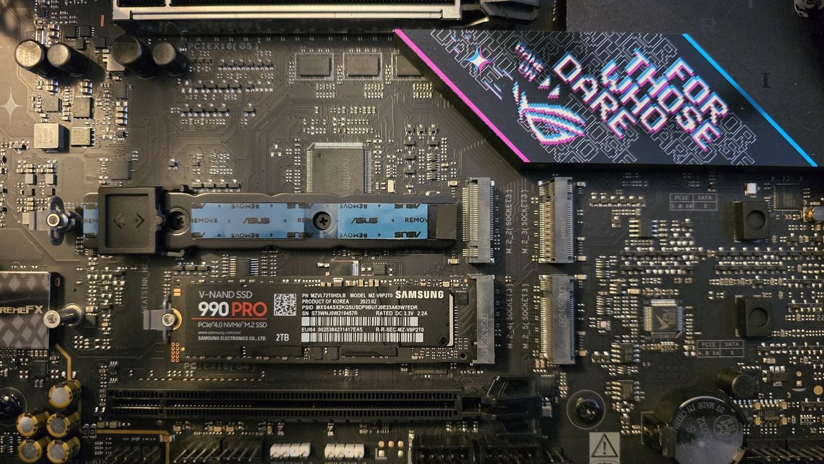 Hé lộ tính năng ẩn giúp tăng tốc SSD thêm 15% trên Windows 11 - Ảnh 1.