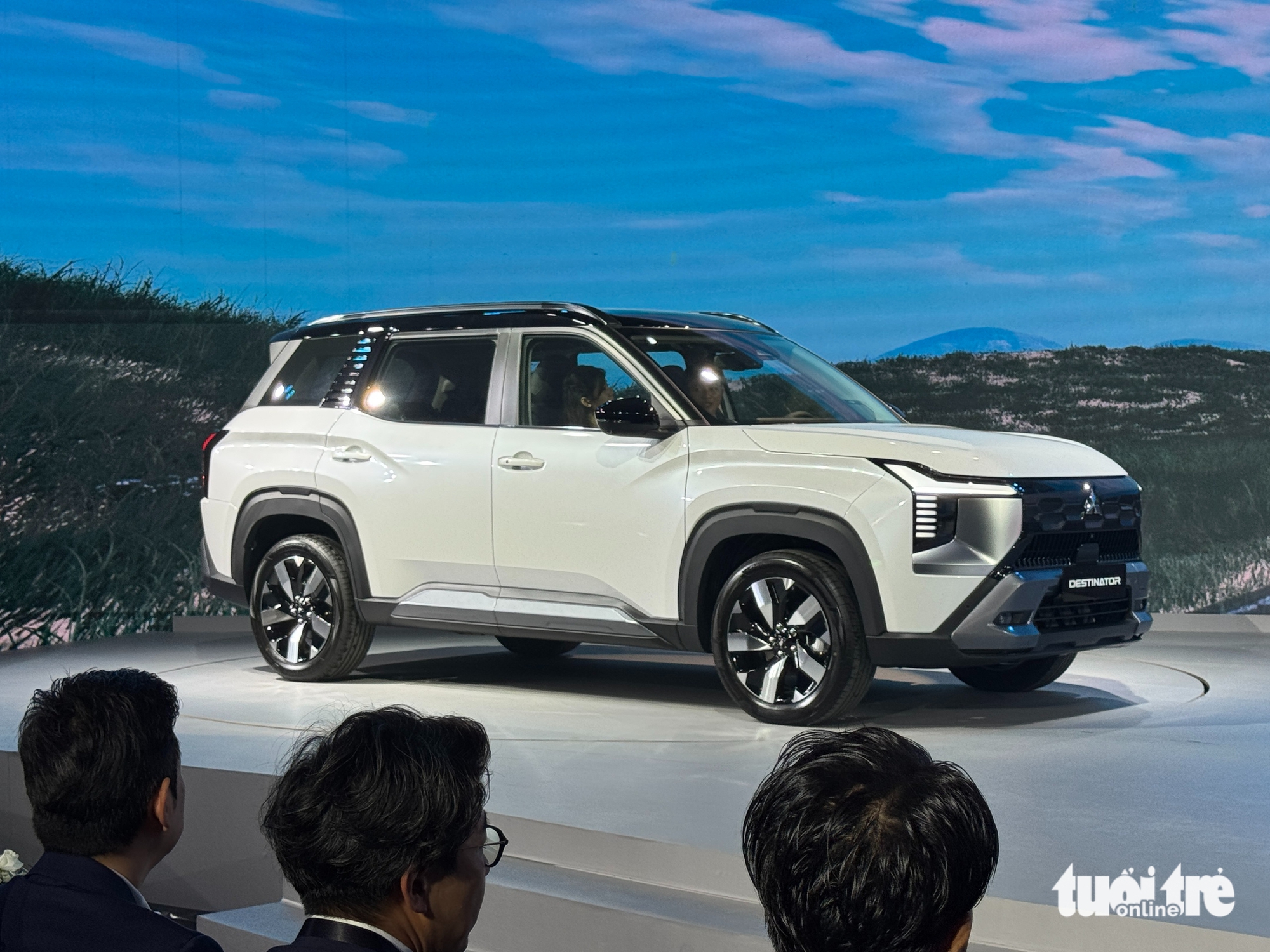 Mitsubishi Destinator ra mắt Việt Nam đã áp ngay khuyến mãi, còn từ 739 triệu, 2 bản đều có ADAS 1 Mitsubishi Destinator - Ảnh 1.