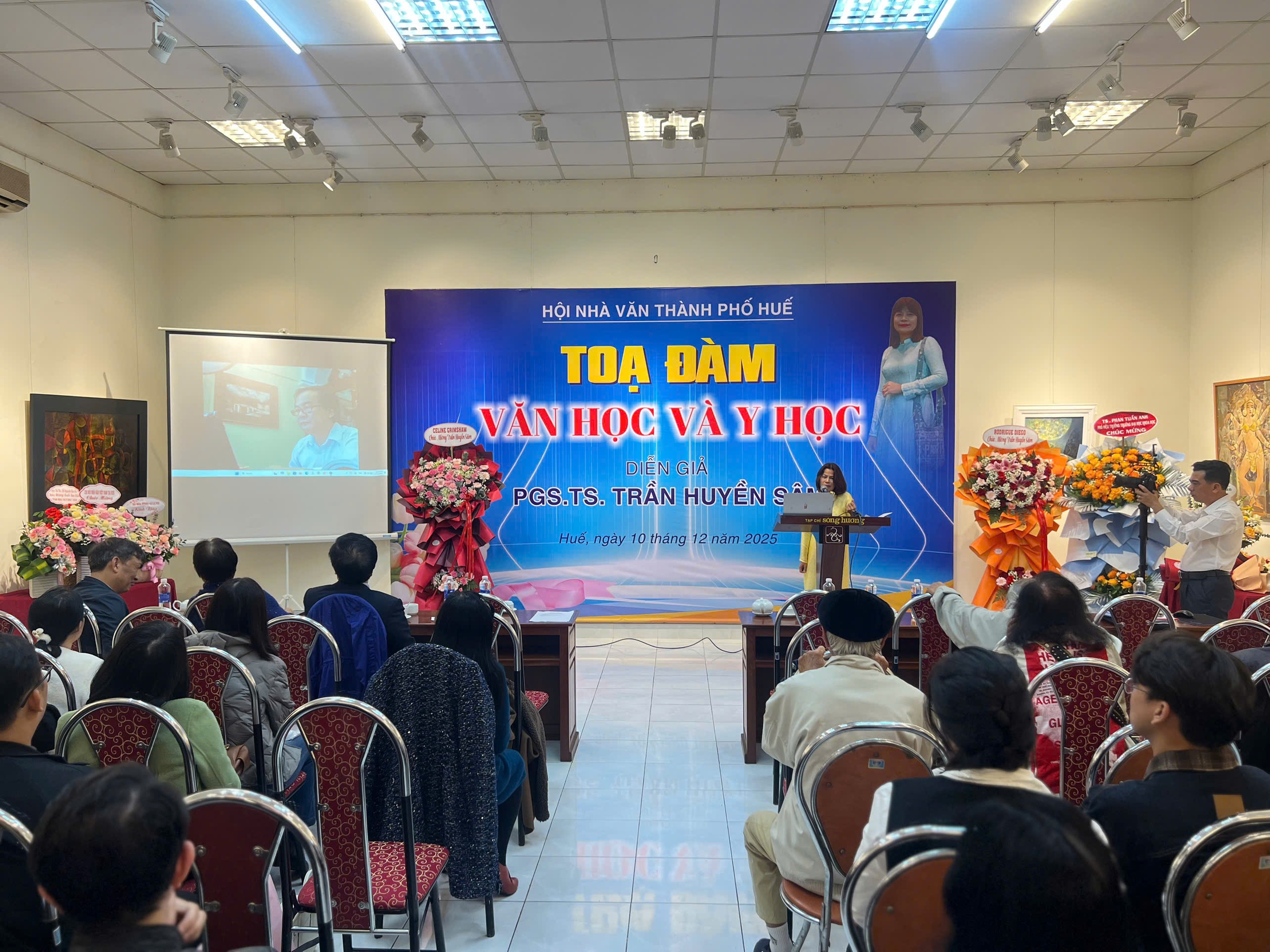 Văn học là suối nguồn nuôi dưỡng trái tim người thầy thuốc- Ảnh 1. Văn học là suối nguồn nuôi dưỡng trái tim người thầy thuốc- Ảnh 1.