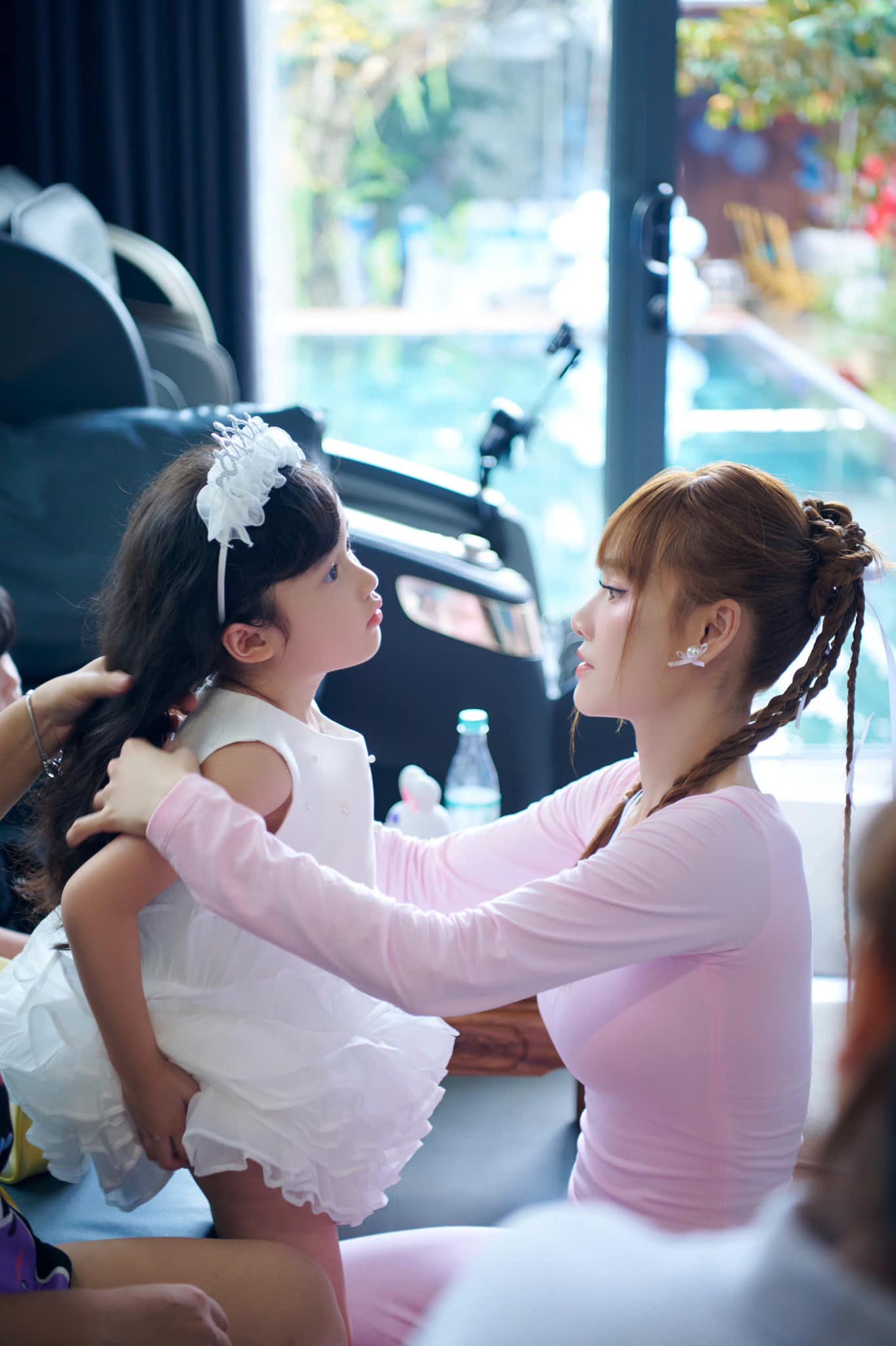 Mới 6 tuổi con gái Trường Giang - Nhã Phương đã 