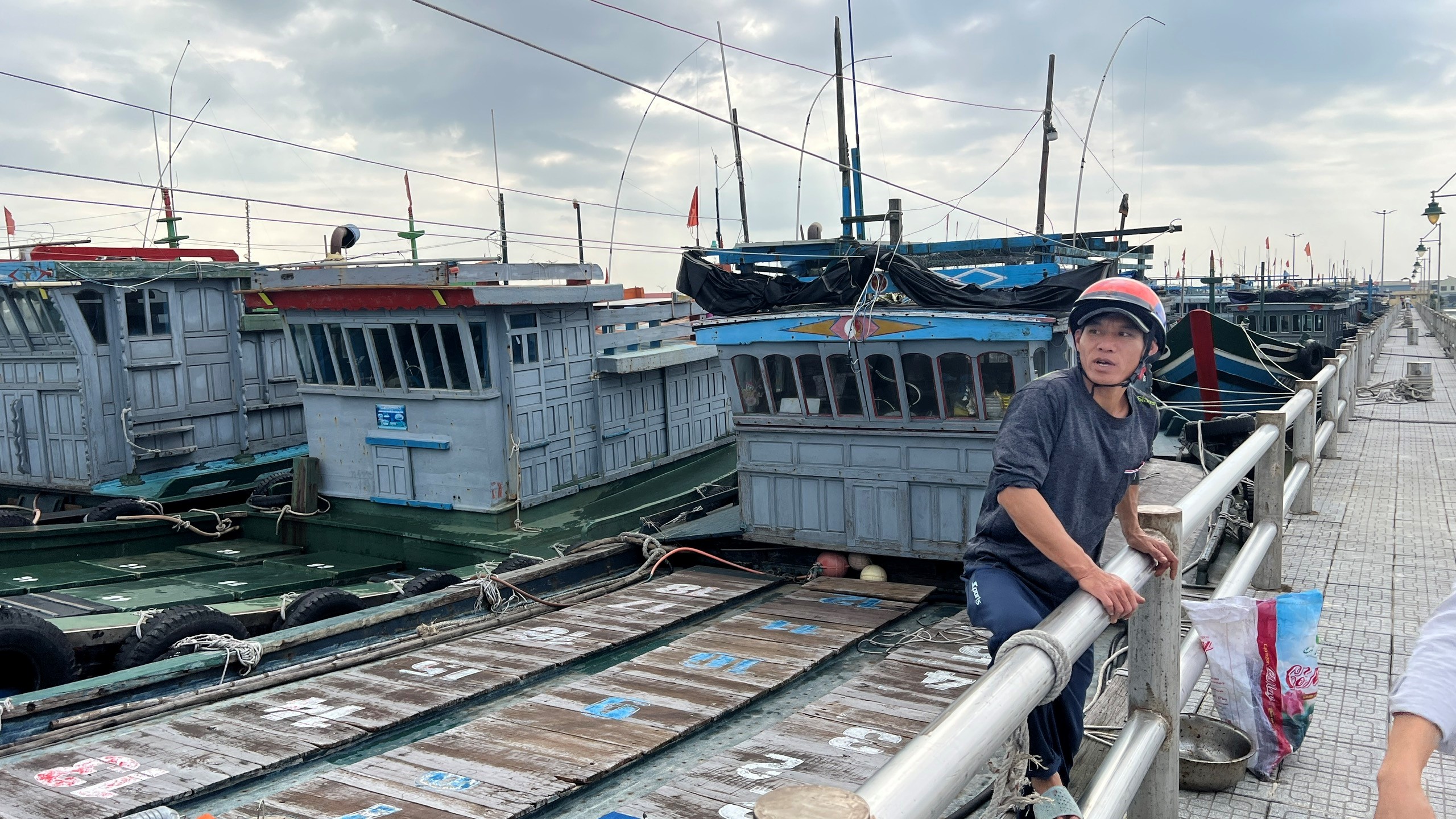 Mỏi mòn chờ tiền hỗ trợ, ngư dân Huế Mỏi mòn chờ tiền hỗ trợ, ngư dân Huế