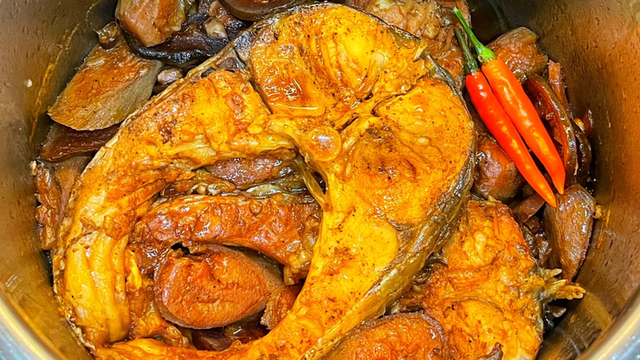 Món ngon dân dã mùa đông miền Bắc đậm đà hương vị quê hương 1 Món cá kho tương bần mang hương vị đậm đà, hòa quyện giữa vị ngọt tự nhiên của cá, vị béo của thịt ba chỉ và vị mặn thơm đặc trưng của tương bần