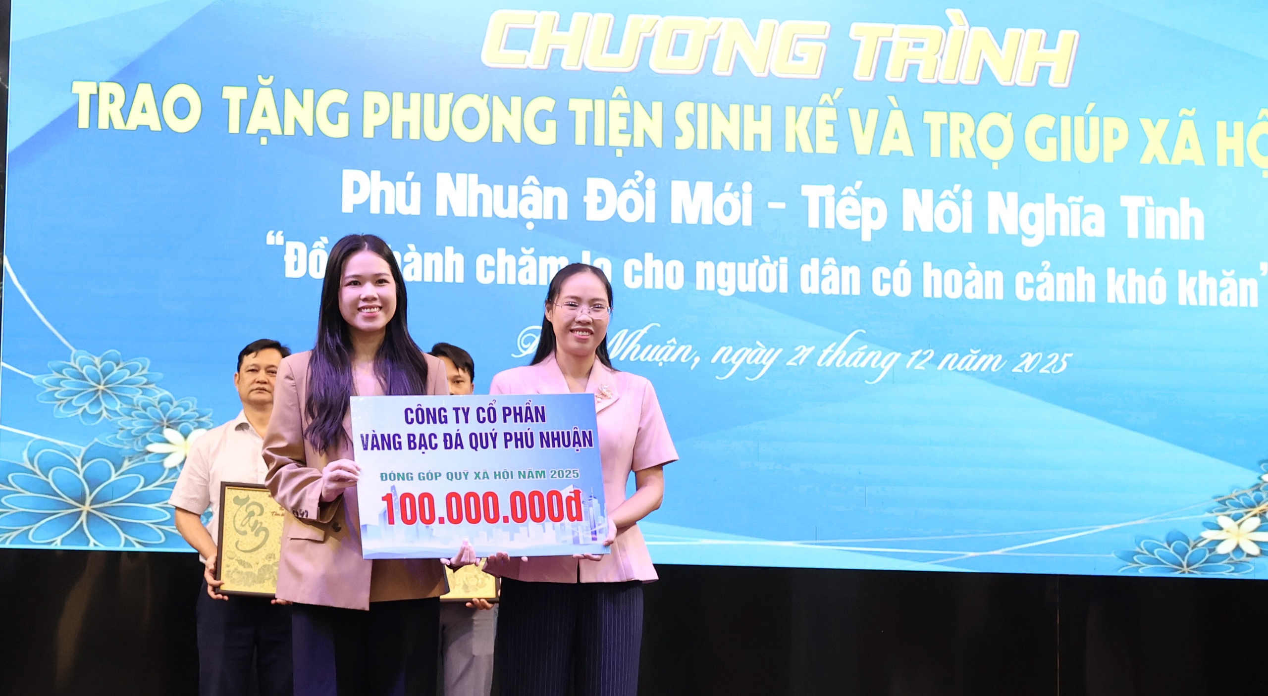 Một buổi sáng ý nghĩa, xúc động tại phường Phú Nhuận, TPHCM 1 Một buổi sáng ý nghĩa, xúc động tại phường Phú Nhuận, TPHCM - Ảnh 1.