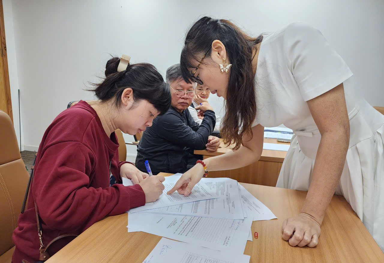 Một hộ dân nhà mặt tiền hồ Gươm sắp được nhận 400 tỉ đồng đền bù để làm quảng trường phía đông 1 Một hộ dân nhà mặt tiền hồ Gươm sắp được nhận 400 tỉ đồng đền bù để làm quảng trường phía đông - Ảnh 1.