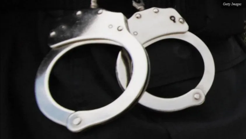 Mot nguoi goc Viet bi bat vi dung tien vay.webp