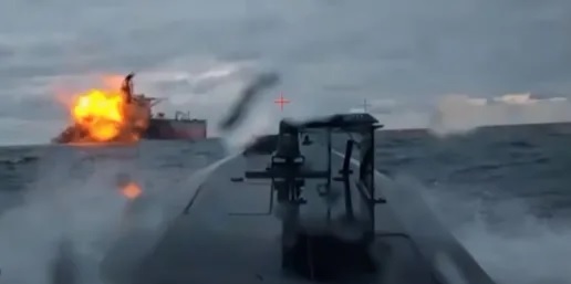 Mỹ đổi chiến thuật, “buông tay” cho Ukraine tấn công “hạm đội bóng tối” Nga - Ảnh 1. Mỹ đổi chiến thuật, “buông tay” cho Ukraine tấn công “hạm đội bóng tối” Nga - Ảnh 1.