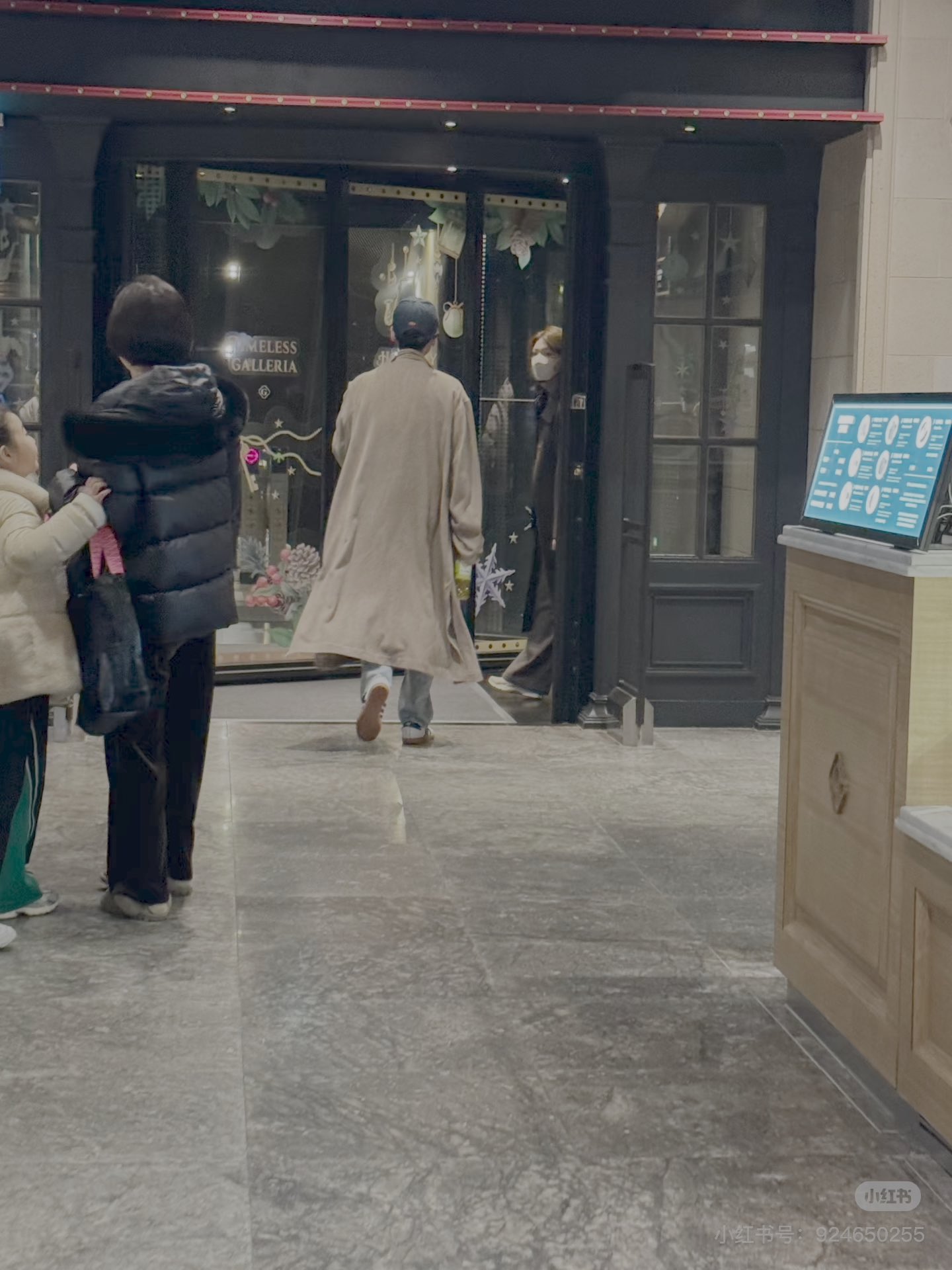 Clip: Mỹ nhân SNSD hẹn hò tài tử Jung Kyung Ho ngày cuối năm, 1 hành động của đàng gái khiến MXH nổ tung- Ảnh 2. Clip: Mỹ nhân SNSD hẹn hò tài tử Jung Kyung Ho ngày cuối năm, 1 hành động của đàng gái khiến MXH nổ tung- Ảnh 2.