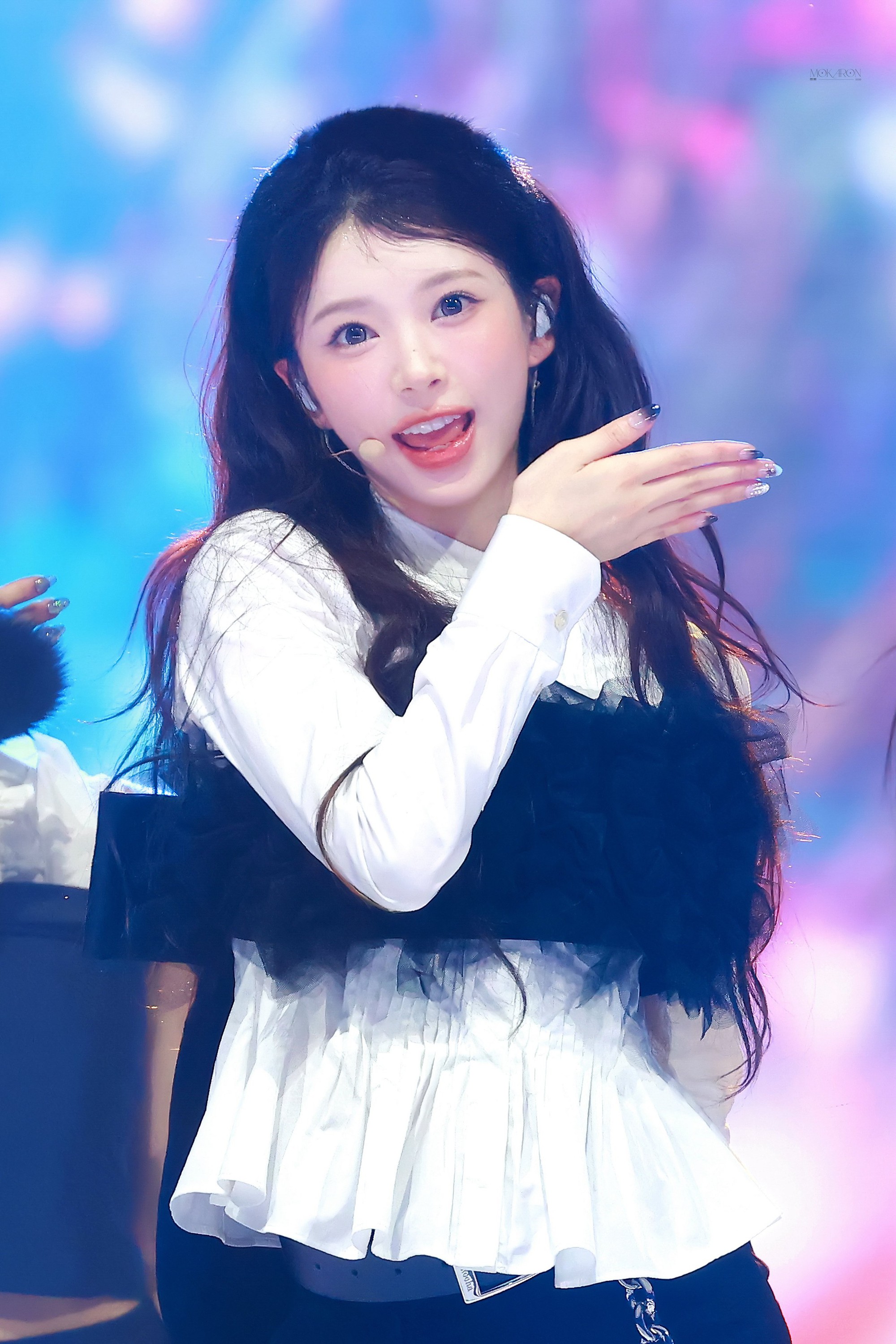 Ca khúc hot nhất lúc này: Mỹ nhân chỉ cần 3s nũng nịu làm cõi mạng phát cuồng, ai cũng muốn đu trend- Ảnh 2.