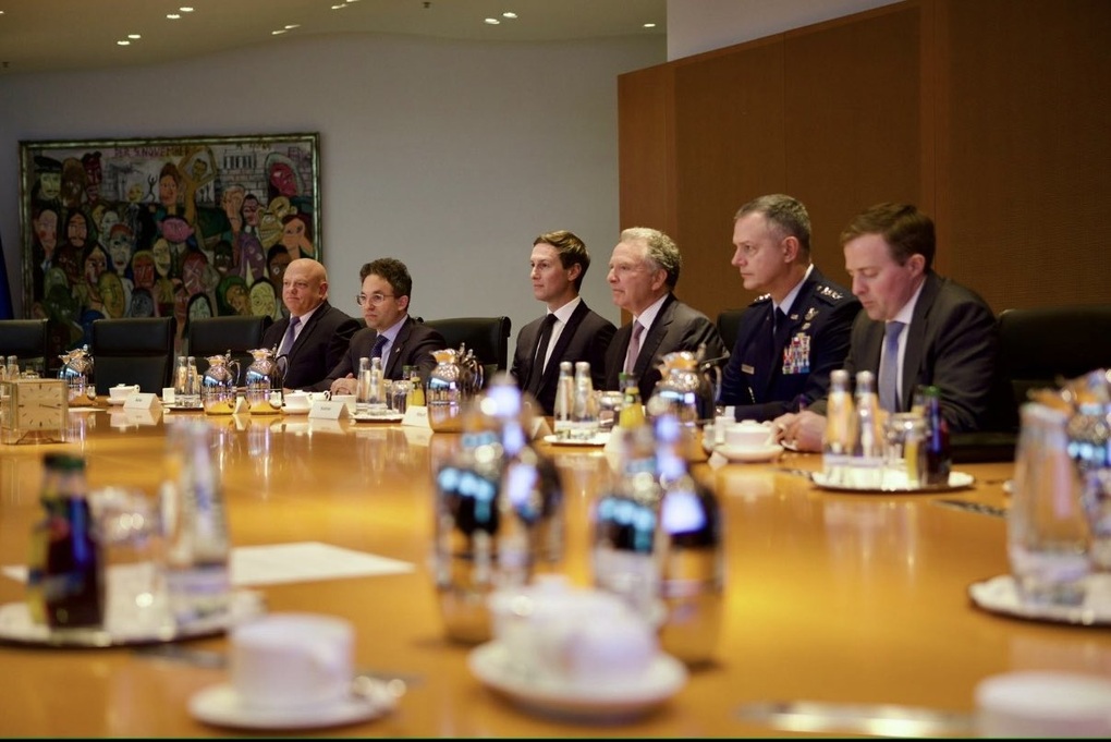 Mỹ và Ukraine đàm phán hơn 5 giờ về kế hoạch hòa bình 20 điểm - 1