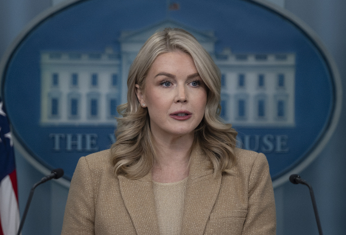 Thư ký báo chí Nhà Trắng Karoline Leavitt tại cuộc họp báo ngày 1/12. Ảnh: Reuters