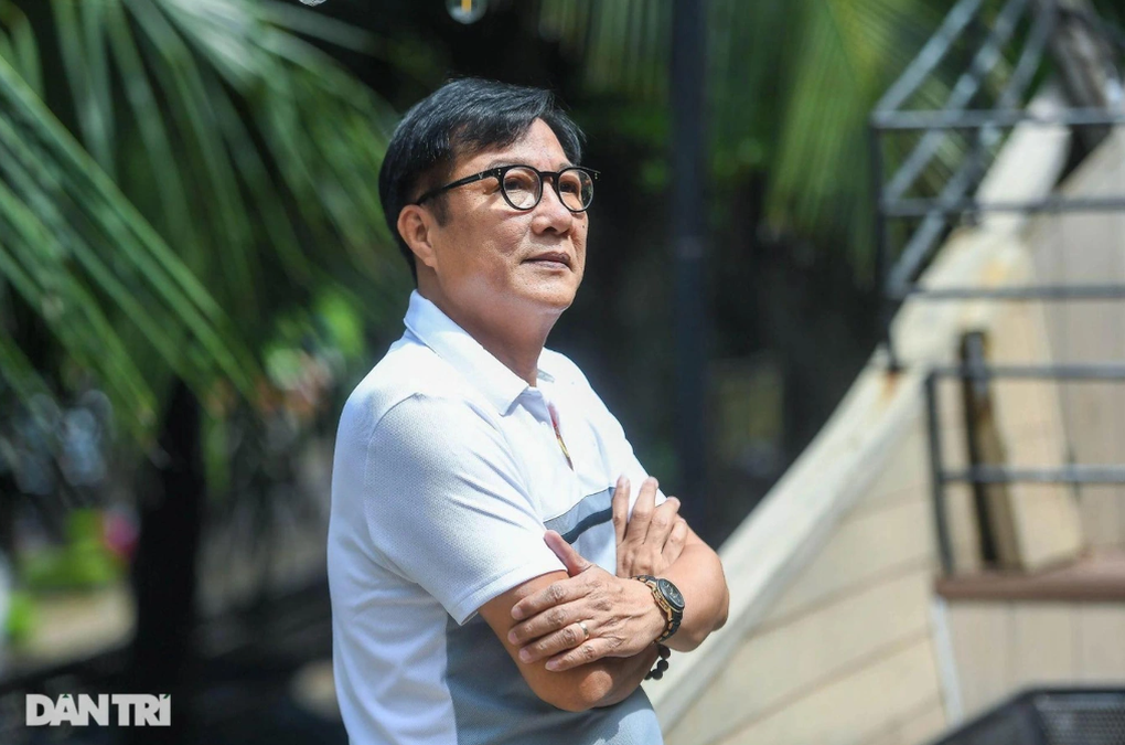 NSND Trọng Trinh: Thương Tín hiền, nhát, ngồi đâu là “bóng hồng” vây quanh - 1