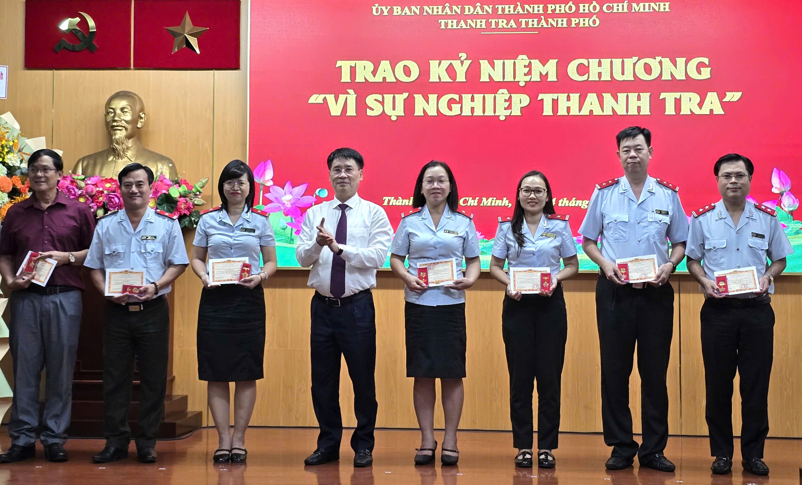 Năm 2025, Thanh tra Thành phố xử lý 100% đơn thư, hoàn thành thanh tra chuyên đề lớn - Ảnh 1.