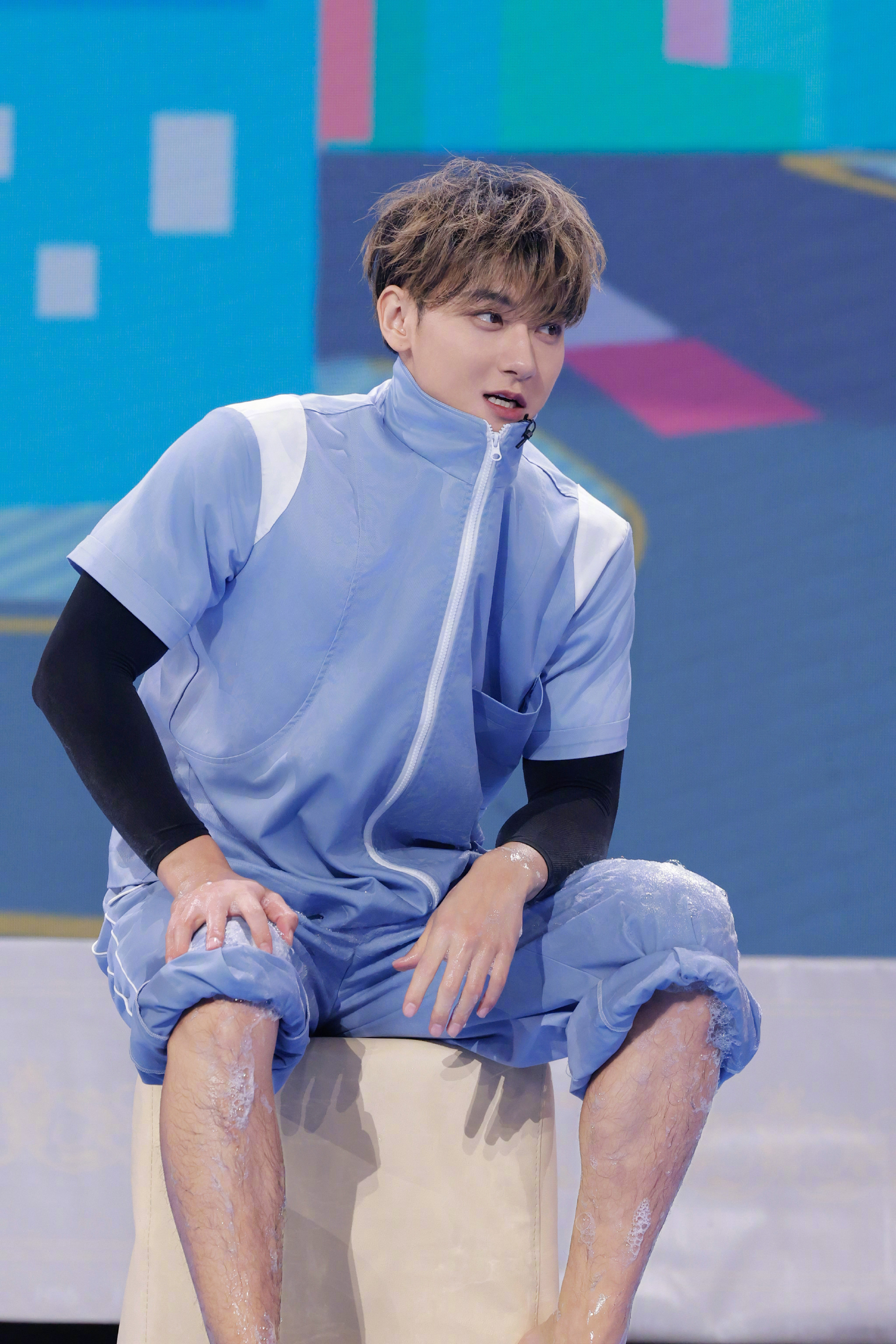 Nam ca sĩ bị xuất huyết não, phải phẫu thuật khẩn lấy cục máu đông để giữ tính mạng- Ảnh 1.