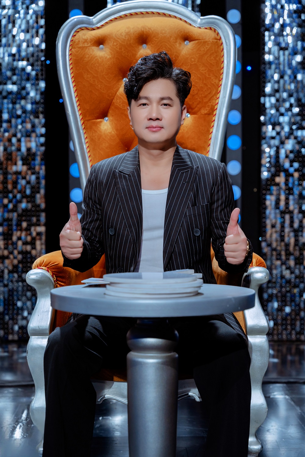 Nam ca si so huu khach san 50 phong tiet