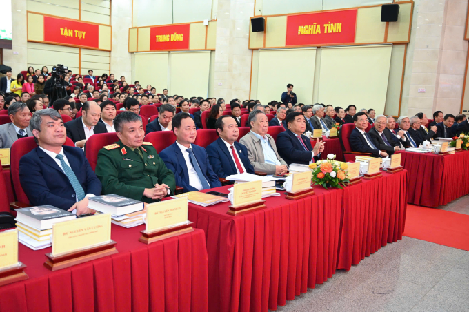 Hội nghị tổng kết của Bộ Khoa học và Công nghệ có sự tham dự của Phó Thủ tướng Nguyễn Chí Dũng, nguyên Phó Thủ tướng Phạm Gia Khiêm, nguyên lãnh đạo Bộ qua các thời kỳ và đại diện các các cơ quan, tổ chức, doanh nghiệp, viện, trường trong lĩnh vực khoa học và công nghệ. Ảnh: Giang Huy