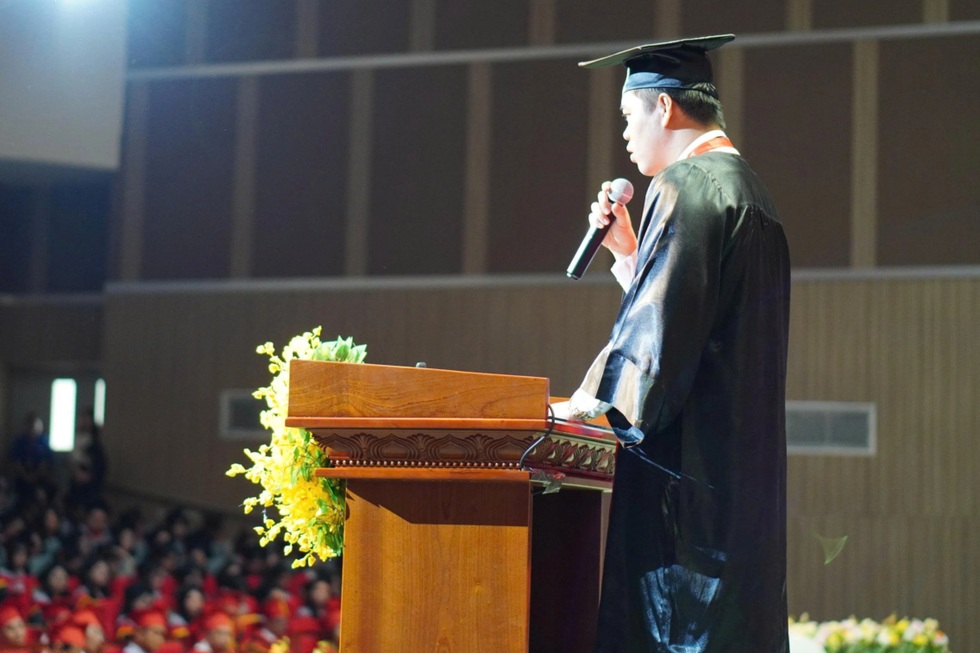 Nam sinh Olympia đỗ thủ khoa bác sĩ nội trú và cú sốc điểm 3 - 1