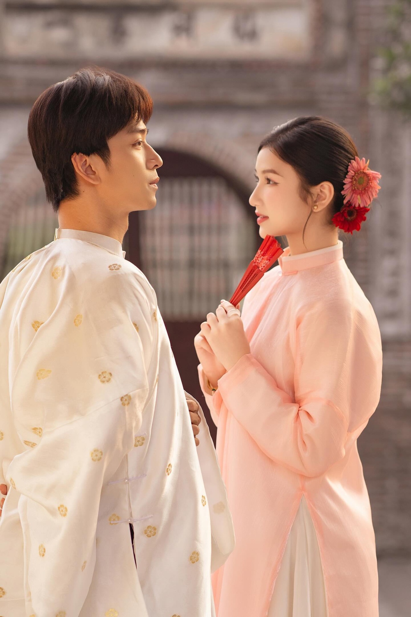 Cặp sao Việt lệch nhau 13 tuổi bị đồn hẹn hò khắp MXH: Nhà gái càng bị chê càng hot, nhà trai là nam thần ngôn tình- Ảnh 5. Cặp sao Việt lệch nhau 13 tuổi bị đồn hẹn hò khắp MXH: Nhà gái càng bị chê càng hot, nhà trai là nam thần ngôn tình- Ảnh 5.