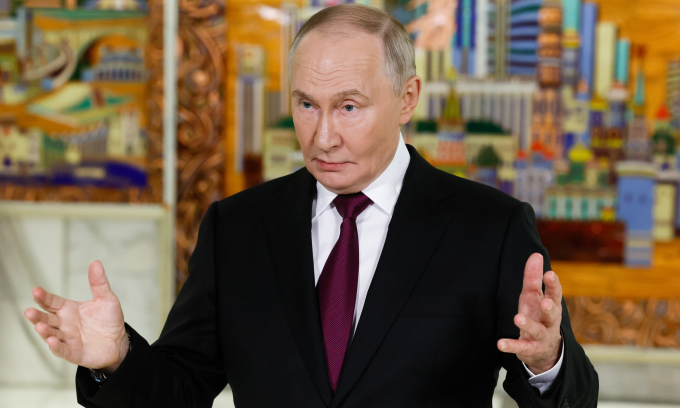 Tổng thống Nga Vladimir Putin phát biểu với báo giới tại Moskva hôm 2/12. Ảnh: AP