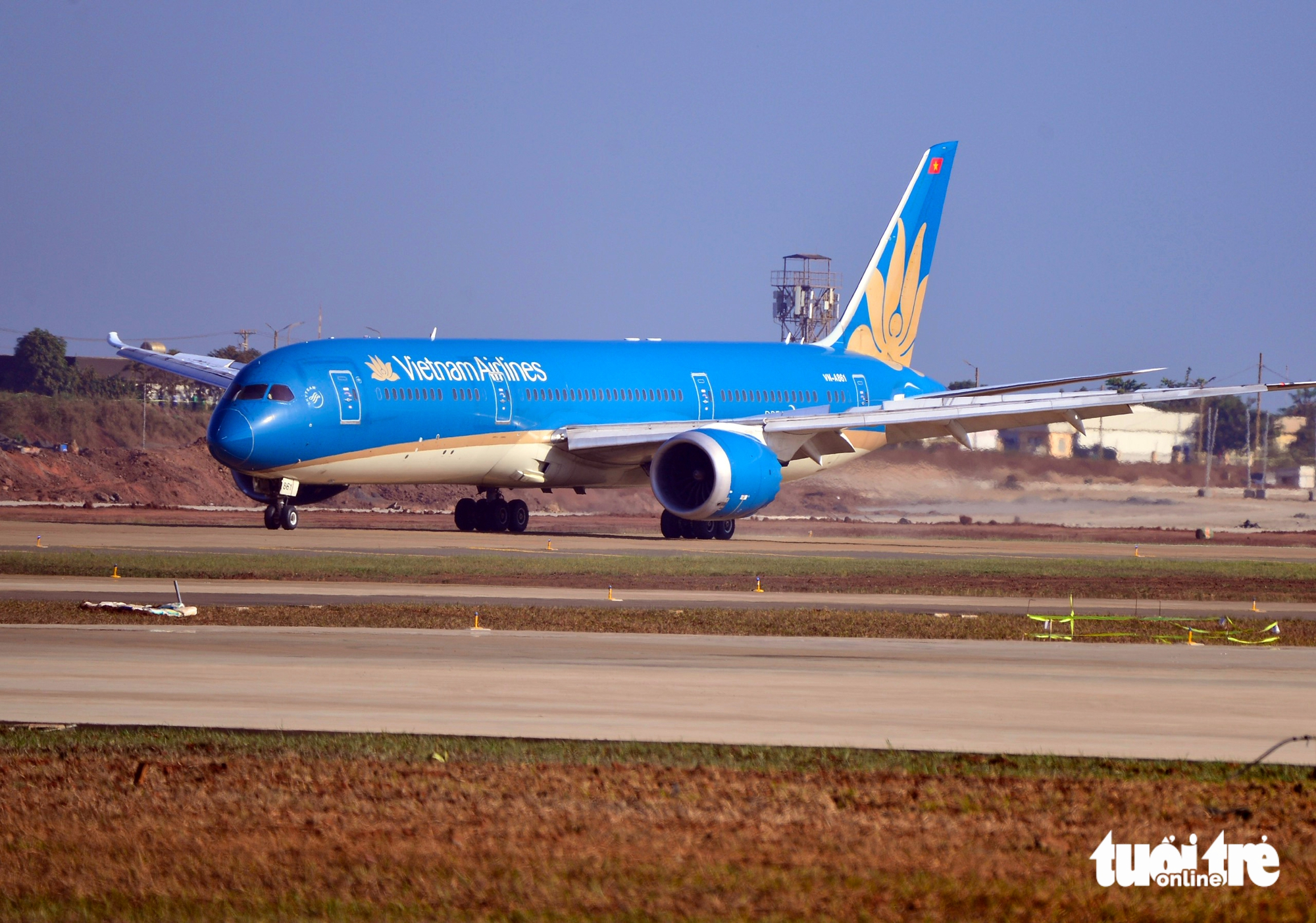 Ngắm 3 máy bay đầu tiên hạ cánh sân bay Long Thành - Ảnh 1.