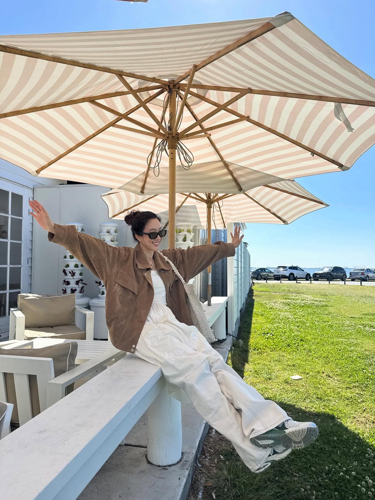 Ngắm mà mê style tối giản, chất đến từng bộ của nữ diễn viên 44 tuổi- Ảnh 1.