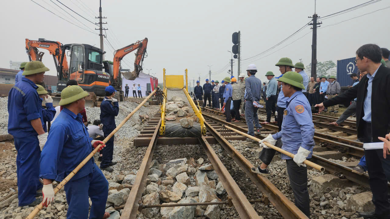 đường sắt - Ảnh 1.