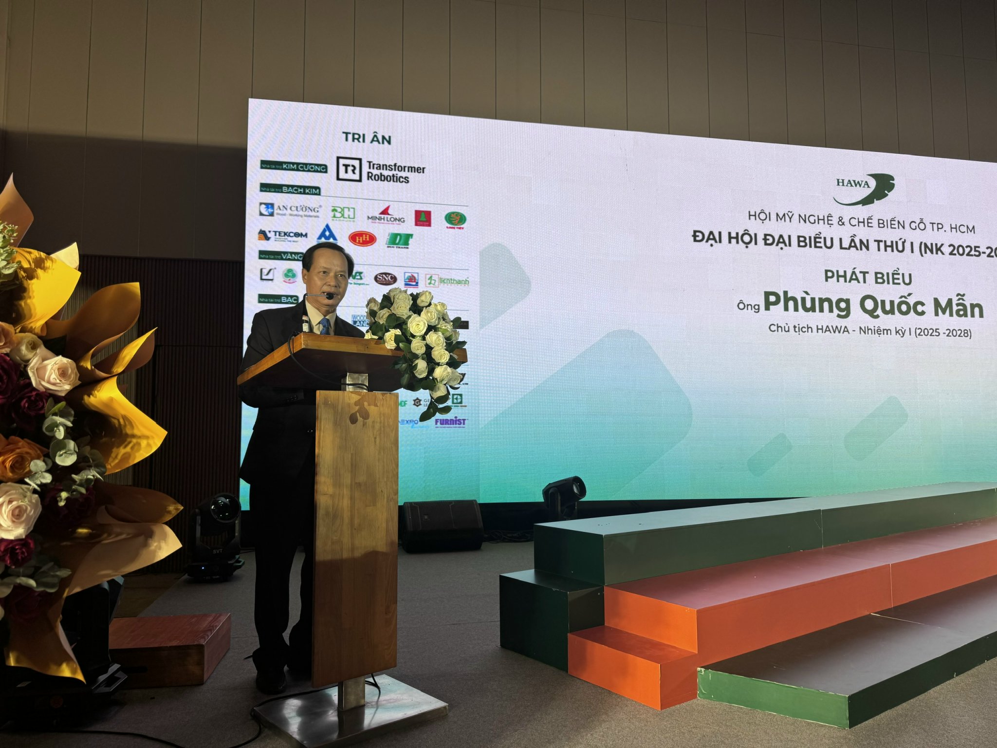 Ngành gỗ TP HCM hợp nhất, quy tụ gần 1.000 doanh nghiệp 1 Ngành gỗ TP HCM hợp nhất, quy tụ gần 1.000 doanh nghiệp gỗ - Ảnh 1.