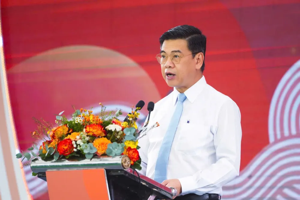 Phó Chủ tịch UBND TP.HCM Nguyễn Văn Dũng chia sẻ tại buổi lễ. Ảnh: BTC Ngày của Phở (10).jpg