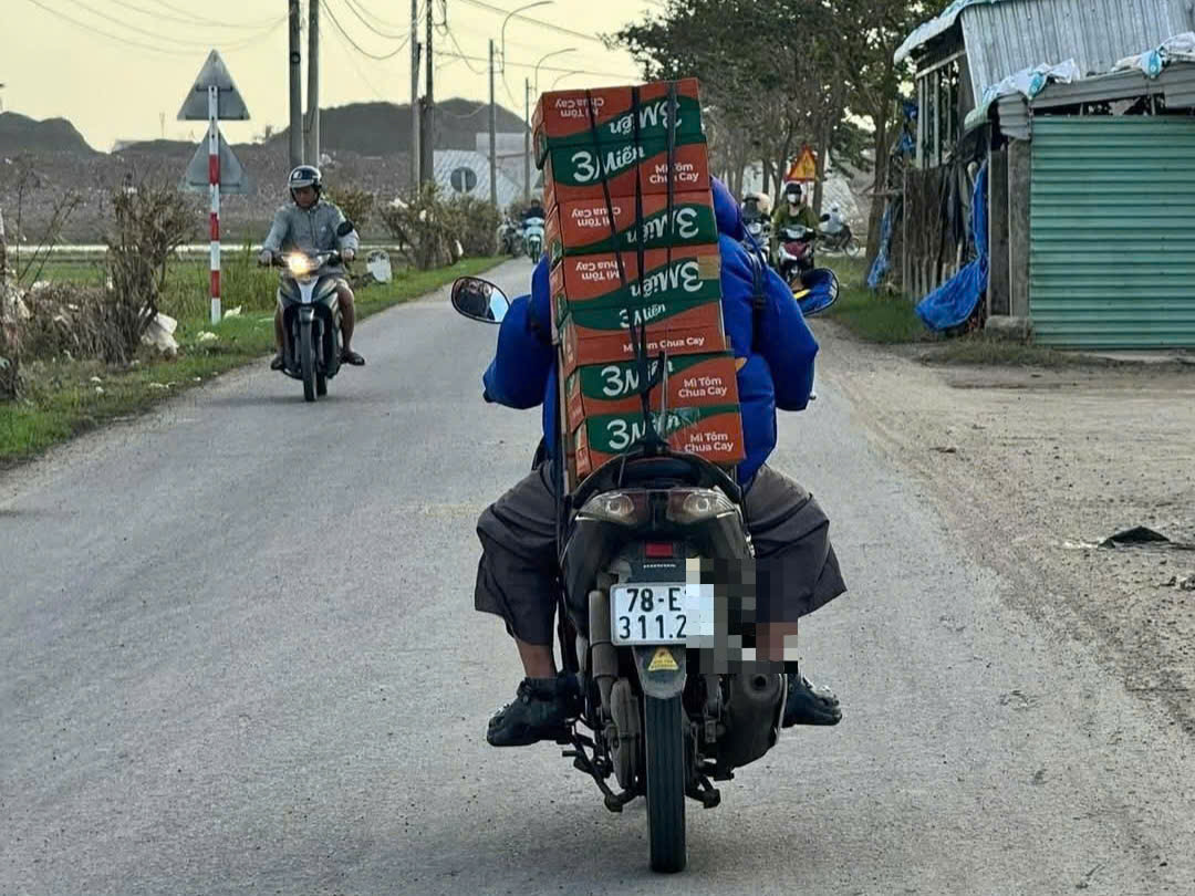 Nghĩa tình Phú Yên hướng về vùng lũ Bình Thuận - Ảnh 1.