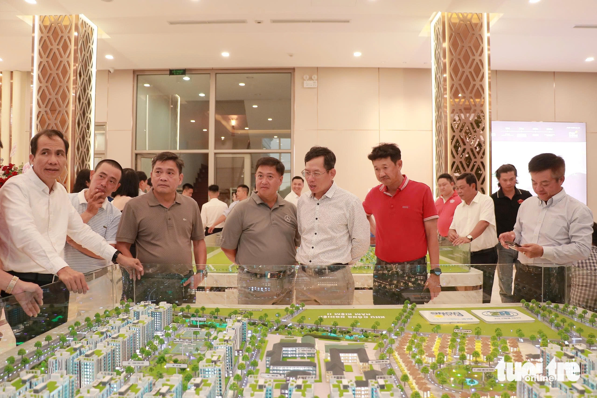 Nghịch lý chồng nghịch lý giữa kỳ vọng và thực tế của thị trường bất động sản 1 Nghịch lý chồng nghịch lý giữa kỳ vọng và thực tế của thị trường bất động sản - Ảnh 1.