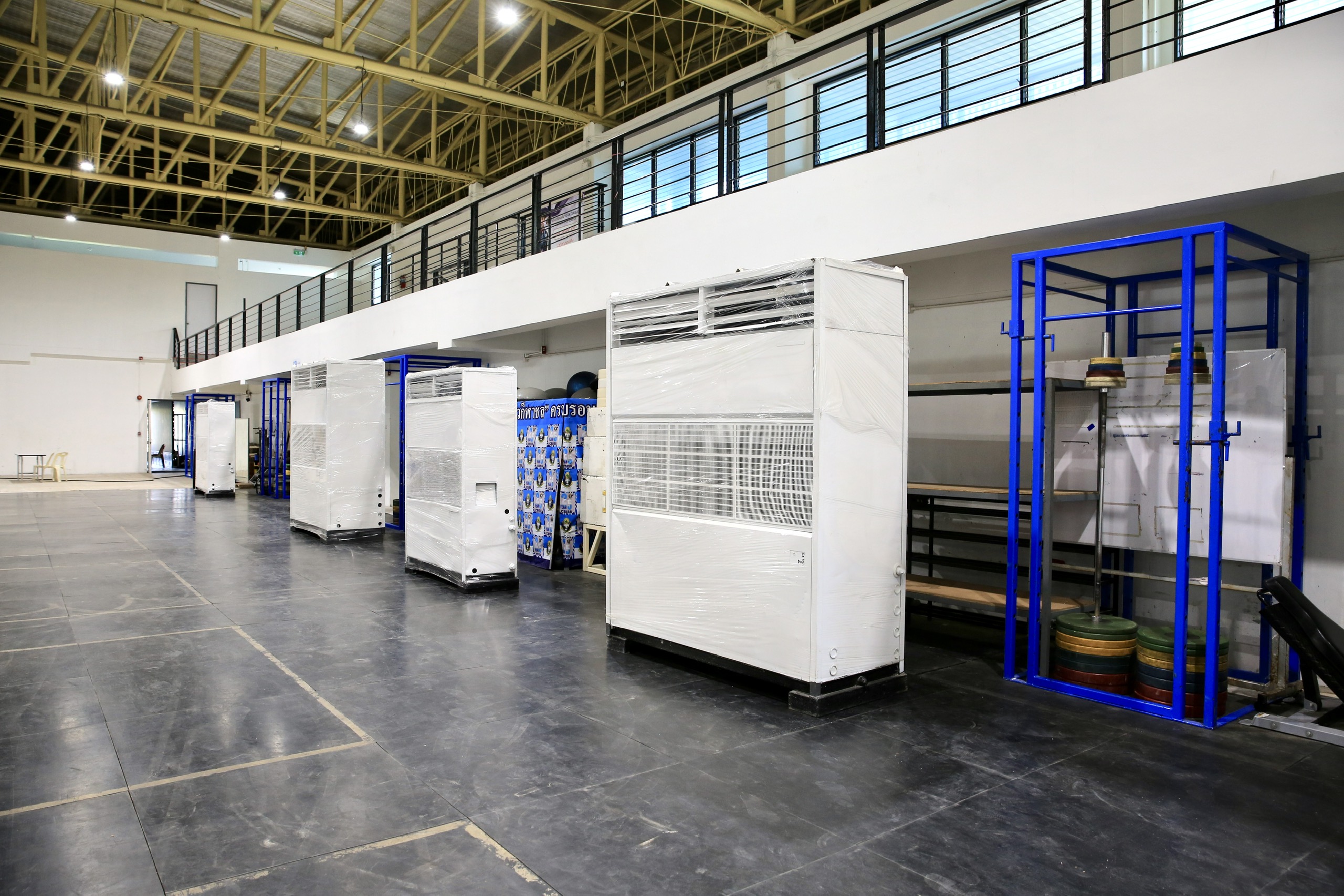 Ngổn ngang nhà thi đấu cử tạ và teqball trước giờ khởi tranh SEA Games 33- Ảnh 1. Ngổn ngang nhà thi đấu cử tạ và teqball trước giờ khởi tranh SEA Games 33- Ảnh 1.