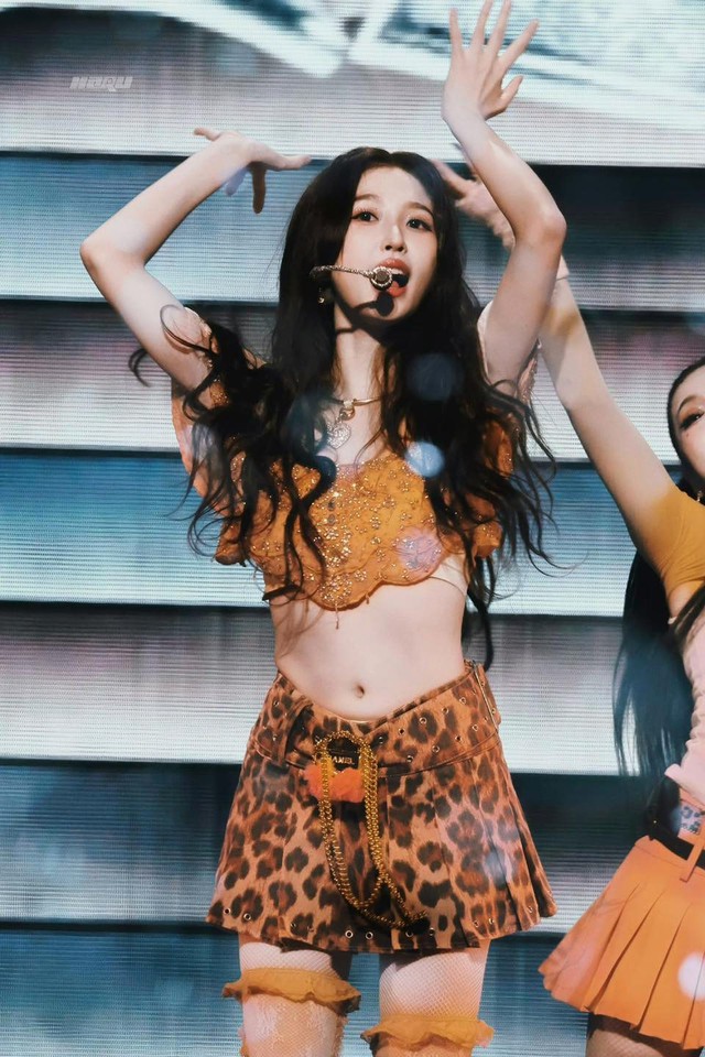 Mỹ nhân bị ghét nhất 2025 “oét giọng” bị MXH chê cười, 10.000 fan ồn cỡ nào cũng không cứu nổi- Ảnh 1. Mỹ nhân bị ghét nhất 2025 “oét giọng” bị MXH chê cười, 10.000 fan ồn cỡ nào cũng không cứu nổi- Ảnh 1.