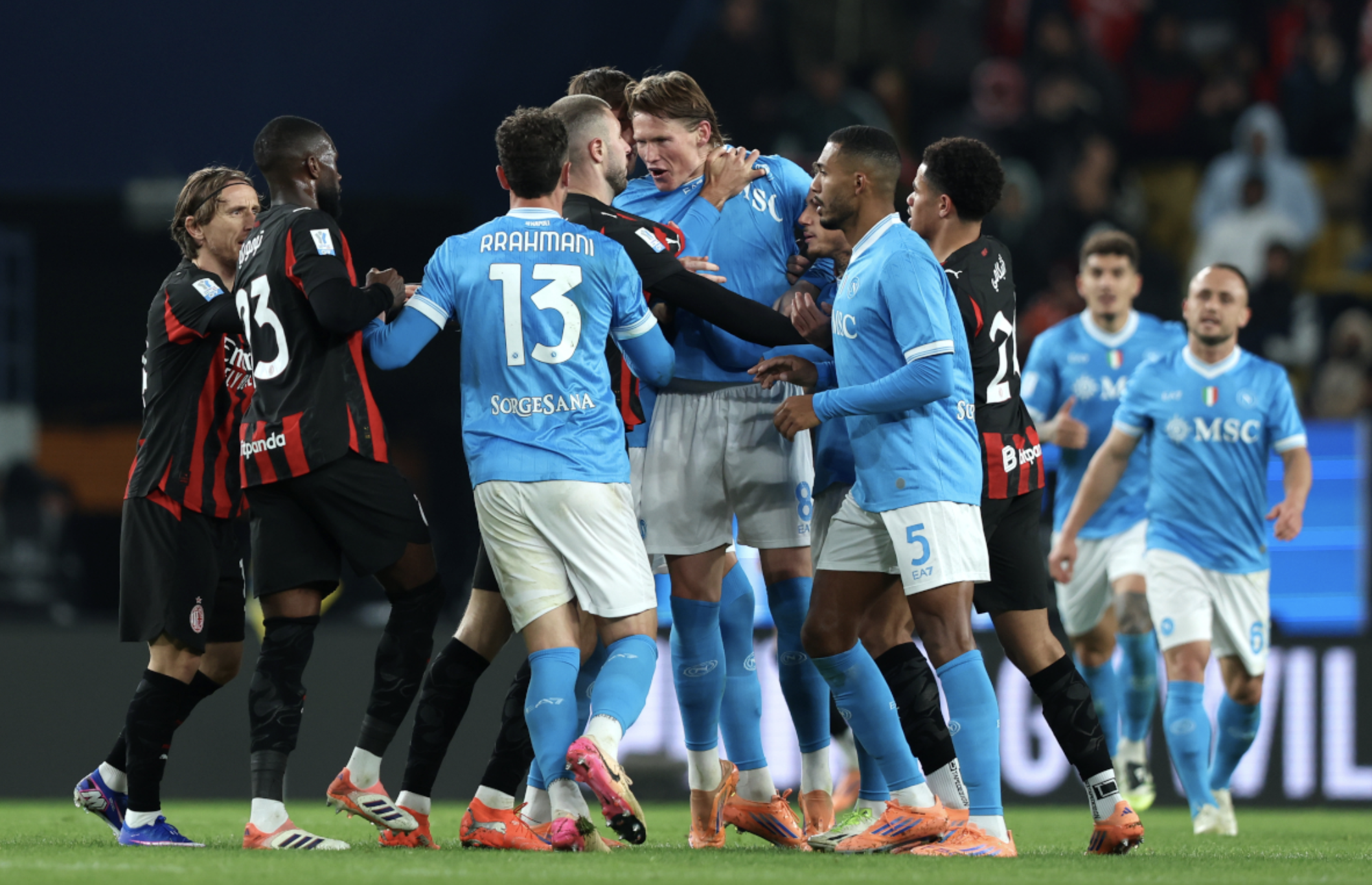 Người cũ Man United tỏa sáng, Napoli đoạt vé chung kết Siêu cúp Ý 1 Người cũ Man United tỏa sáng, Napoli đoạt vé dự chung kết Siêu cúp Ý - Ảnh 1.