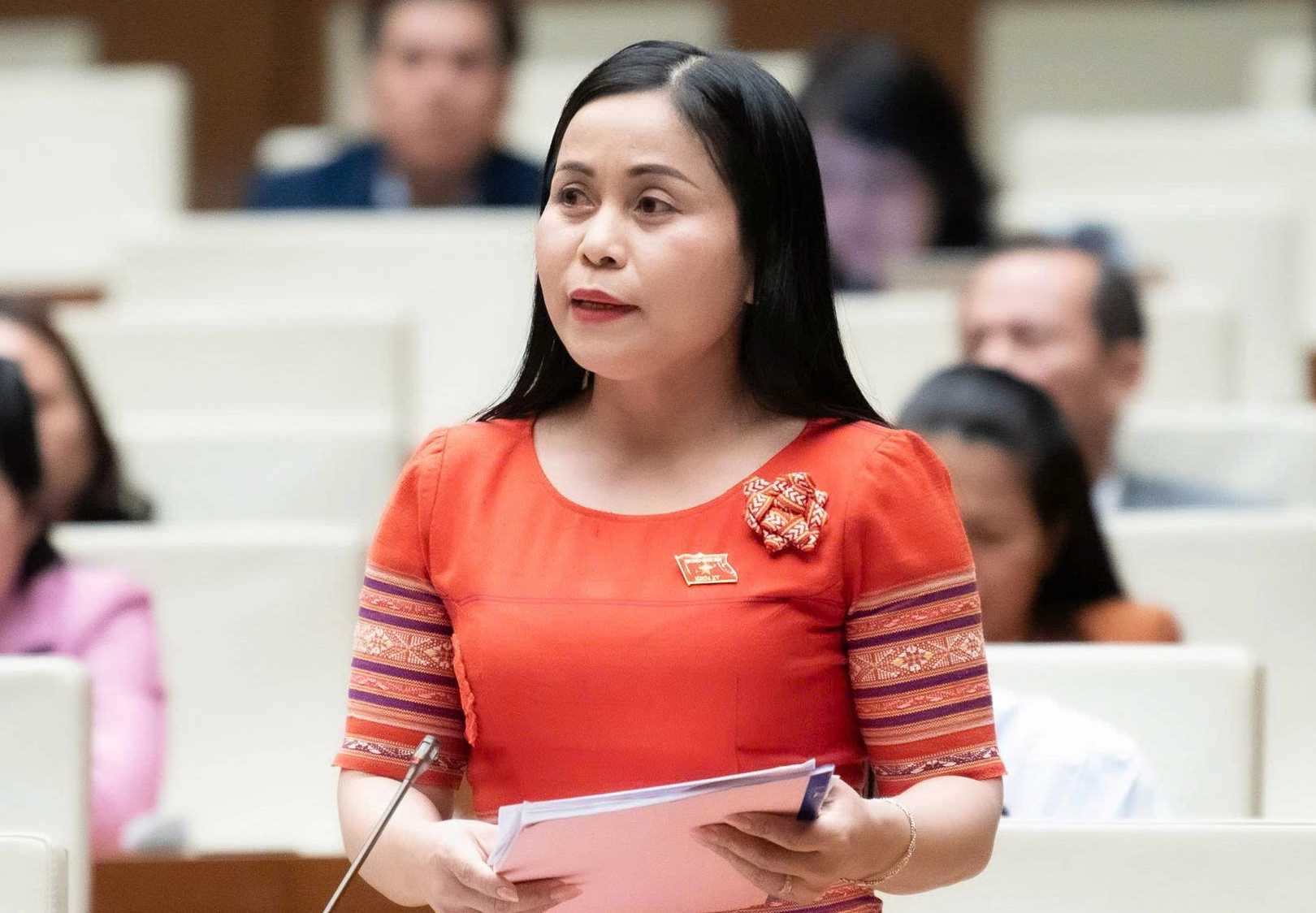 Người dân gặp khó khi tách thửa đất, Bộ trưởng NN-MT nói gì? 1 Người dân gặp khó khi tách thửa đất, Bộ trưởng NN-MT nói gì? - Ảnh 1.