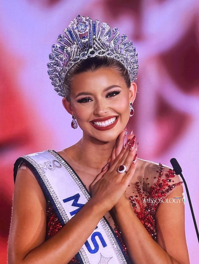 Yolina Lindquist trong giây phút đăng quang. Ảnh: Missosology