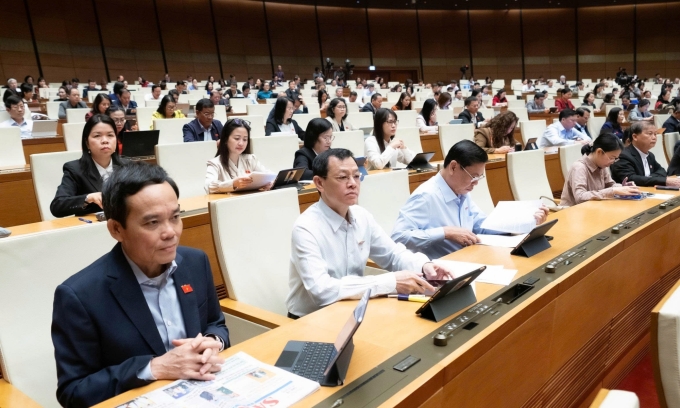 Các đại biểu tại hội trường Quốc hội sáng 10/12. Ảnh: Media Quốc hội