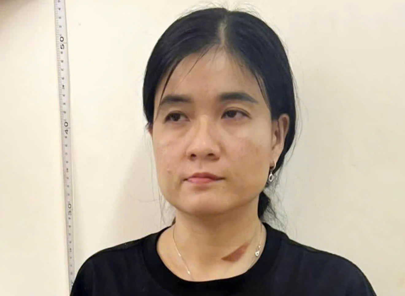 Người phụ nữ dùng xyanua sát hại người tình rồi lao xe xuống đèo Bảo Lộc bị truy tố tội giết người 1 Người phụ nữ dùng xyanua sát hại người tình rồi lao xe xuống đèo Bảo Lộc bị truy tố tội giết người - Ảnh 1.